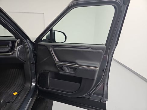 Used 2024 Rivian R1S Adventure AWD/4WD image 18