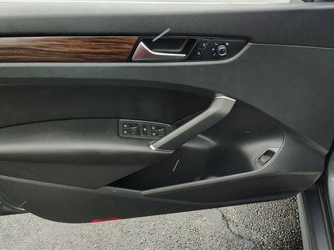 Used 2020 Volkswagen Passat 2.0T SEL image 8