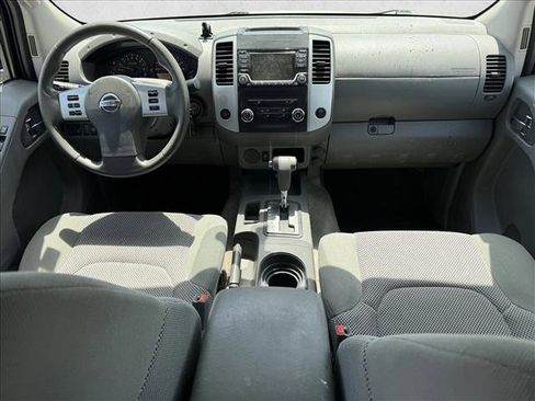 Used 2016 Nissan Frontier SV RWD image 14