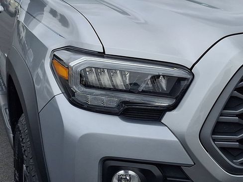 Used 2023 Toyota Tacoma TRD Off-Road w/ TRD Premium Off Road Package AWD/4WD image 9