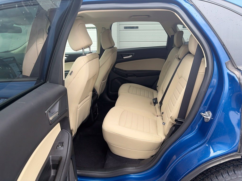 Used 2024 Ford Edge SE w/ Cargo Accessory Package AWD/4WD image 17