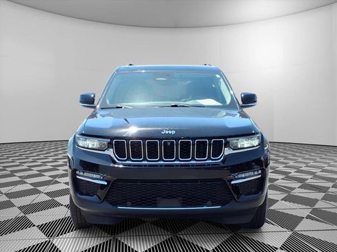 Used 2024 Jeep Grand Cherokee Limited w/ Luxury Tech Group II AWD/4WD image 3