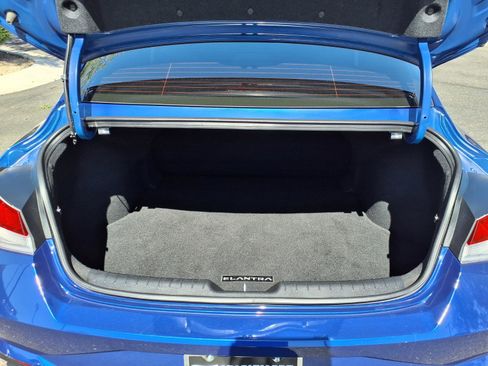 Certified 2023 Hyundai Elantra SE FWD image 16