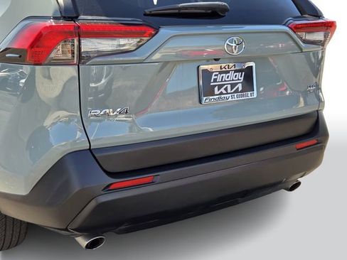 Used 2019 Toyota RAV4 XLE w/ Convenience Package image 5