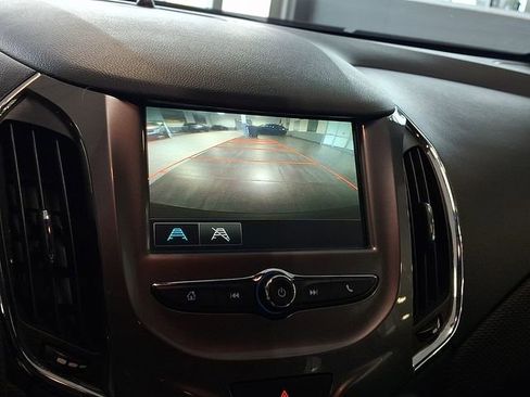 Used 2017 Chevrolet Cruze LT w/ Convenience Package FWD image 17
