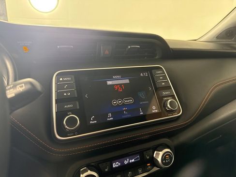 Used 2020 Nissan Kicks SR w/ SR Premium Package FWD image 16