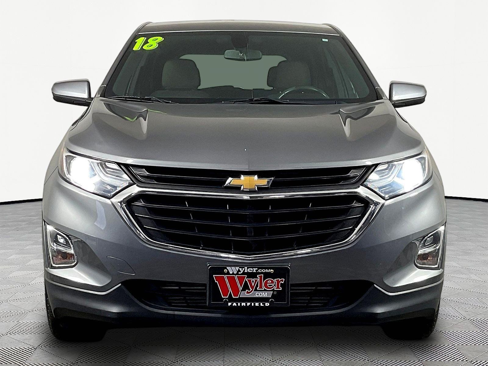 Used 2018 Chevrolet Equinox LT FWD image 2
