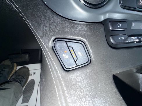 Used 2016 Chevrolet Suburban LT image 6