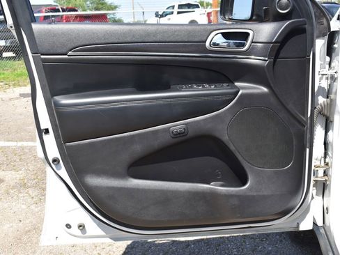 Used 2018 Jeep Grand Cherokee Limited AWD/4WD image 9