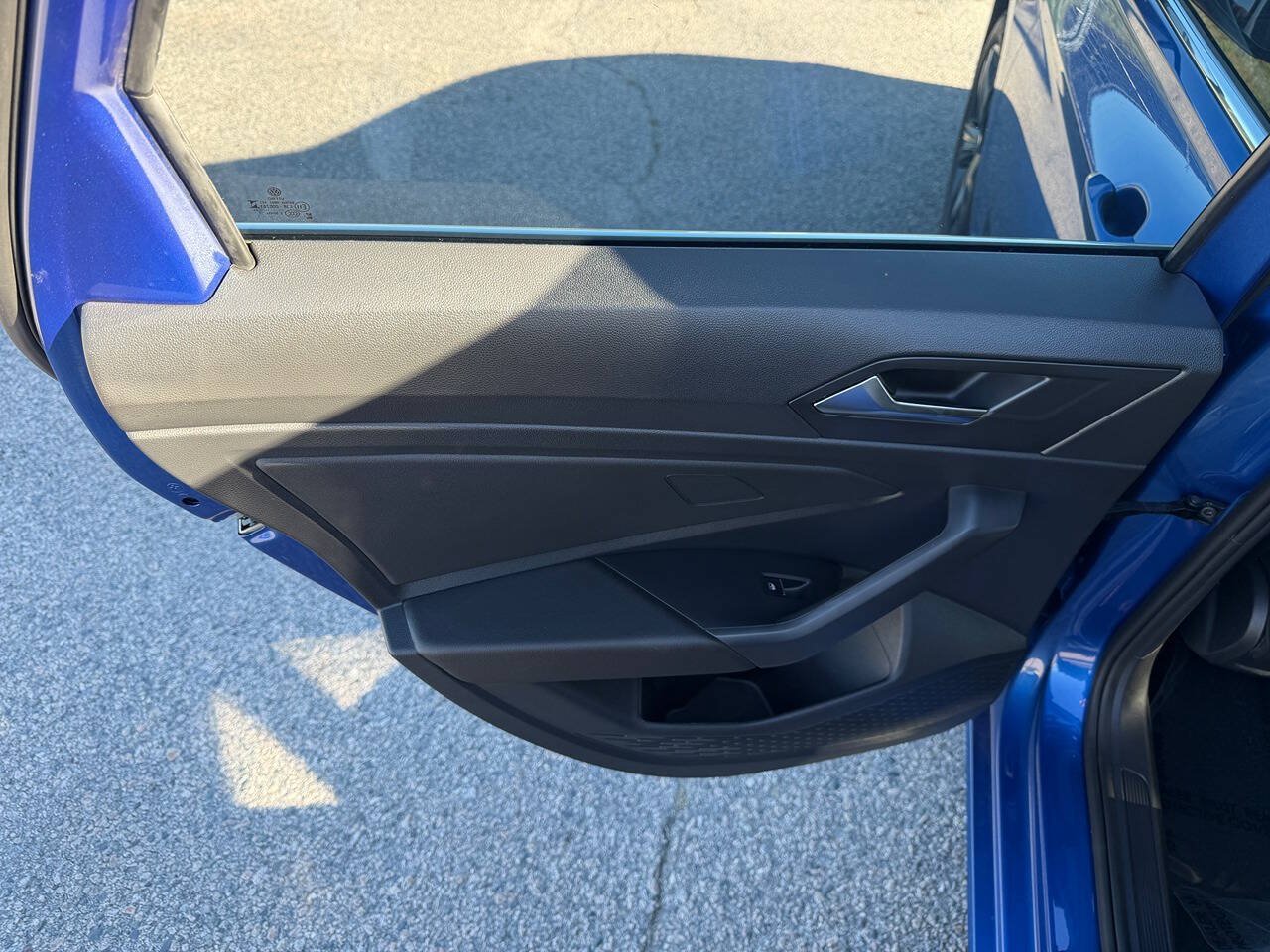 Used 2024 Volkswagen Jetta SE w/ Panoramic Sunroof Package FWD image 12