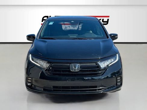 Used 2024 Honda Odyssey Sport image 2
