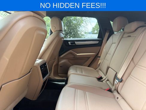 Used 2022 Porsche Cayenne Platinum Edition AWD/4WD image 45