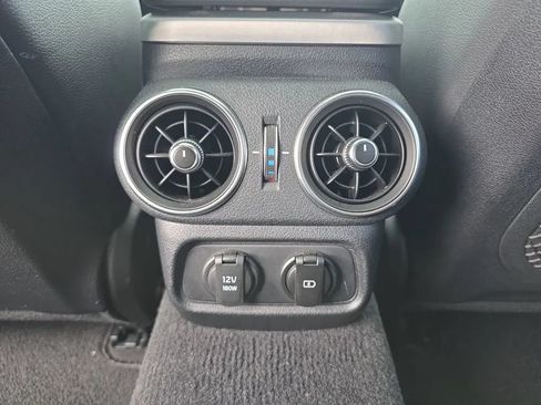 Used 2018 Kia Stinger GT1 AWD/4WD image 40