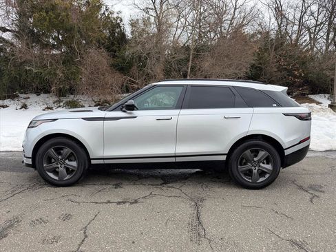 Used 2025 Land Rover Range Rover Velar Dynamic SE image 2