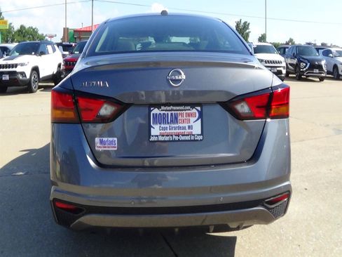 Used 2025 Nissan Altima 2.5 SV FWD image 7