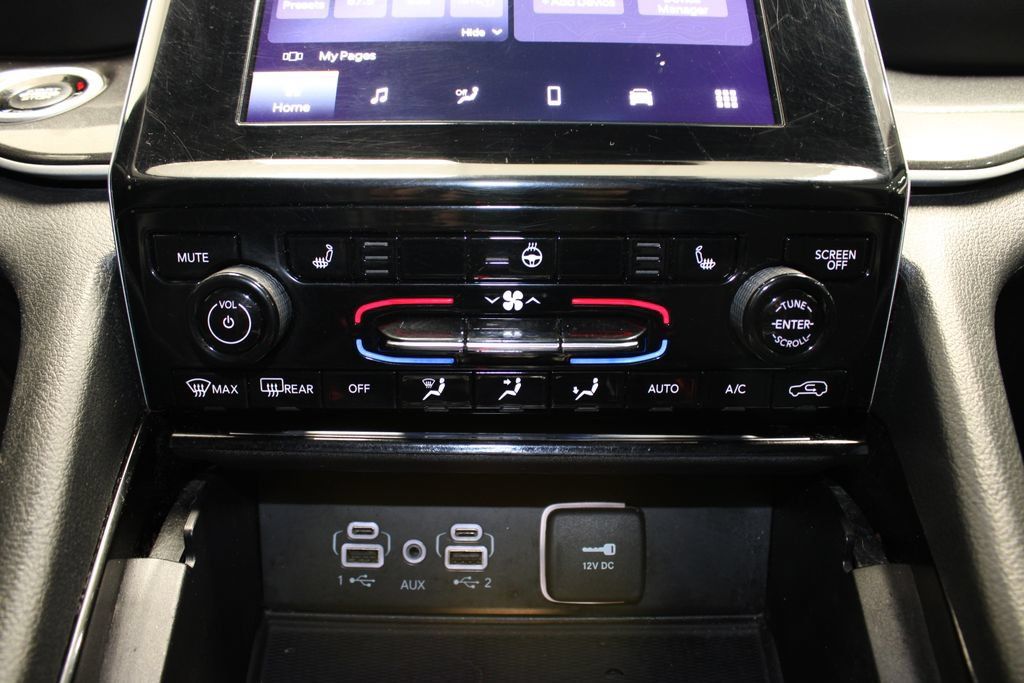 Used 2023 Jeep Grand Cherokee Altitude AWD/4WD image 13
