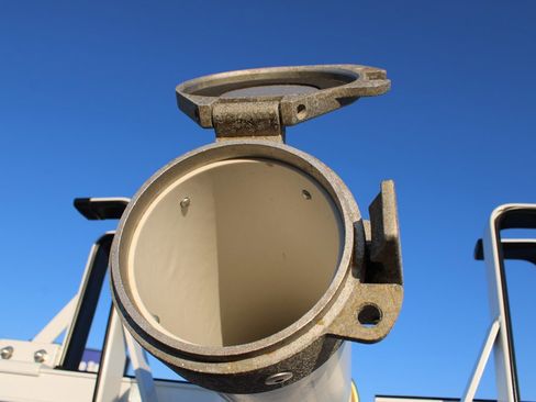 Used 2025 Chevrolet Express 2500 Extended w/ Communications Package image 18