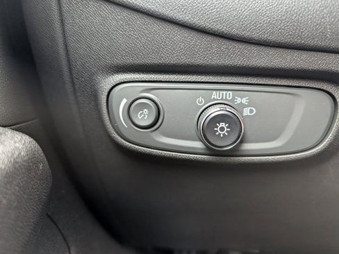 Used 2023 Chevrolet Equinox LS w/ LS Convenience Package image 22