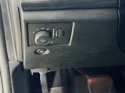Used 2020 Jeep Grand Cherokee Altitude AWD/4WD image 14