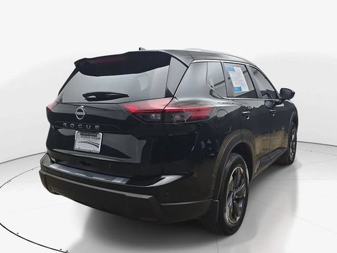 Used 2025 Nissan Rogue SV w/ SV Premium Package FWD image 6