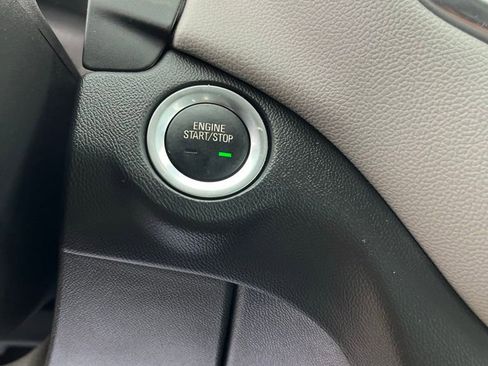 Used 2021 Chevrolet Equinox LS image 17