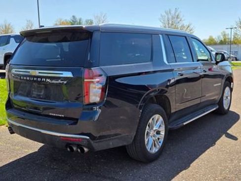 Used 2022 Chevrolet Suburban Premier AWD/4WD image 8