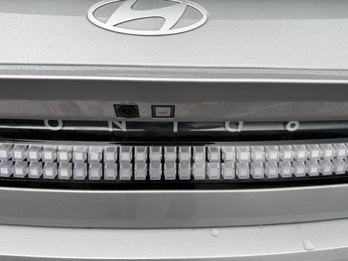 Used 2024 Hyundai Ioniq 6 SEL image 17