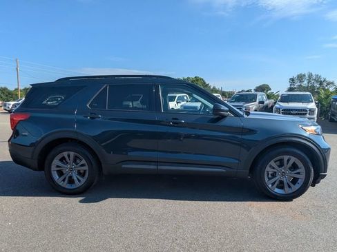 Certified 2022 Ford Explorer XLT w/ Equipment Group 202A RWD image 2