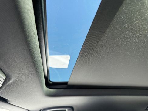 New 2026 Volkswagen Atlas Cross Sport SE image 21