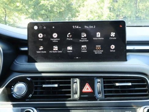 Used 2023 Genesis G70 2.0T image 20