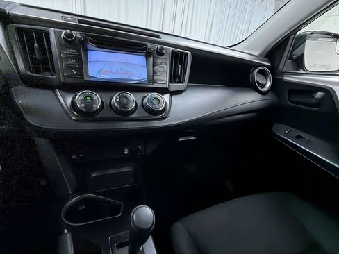 Used 2018 Toyota RAV4 LE image 11