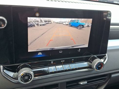 Used 2024 Chevrolet Colorado LT RWD image 19