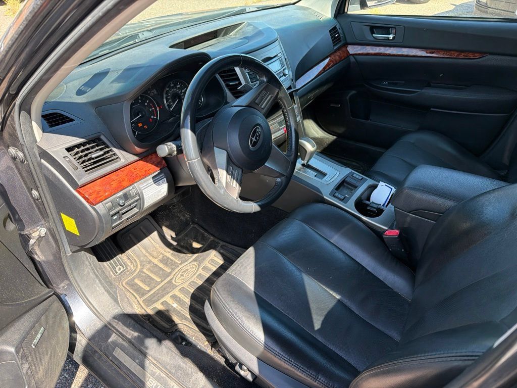 Used 2011 Subaru Outback 2.5i Limited w/ PWR Moonroof Pkg AWD/4WD image 10