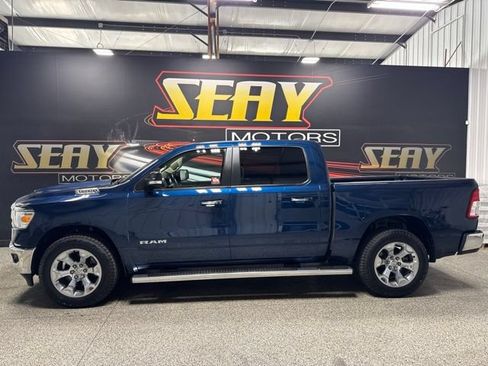 Used 2020 RAM 1500 Big Horn AWD/4WD image 3