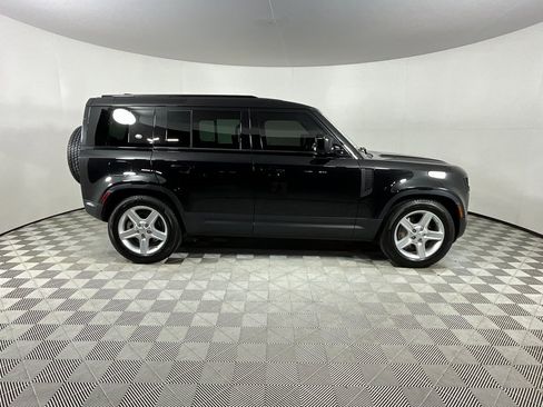 Used 2021 Land Rover Defender 110 SE image 5