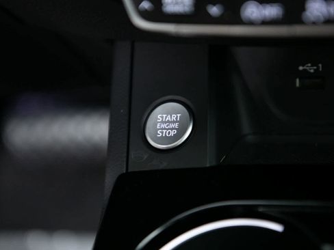 Used 2023 Audi A4 2.0T Premium w/ Convenience Package image 25