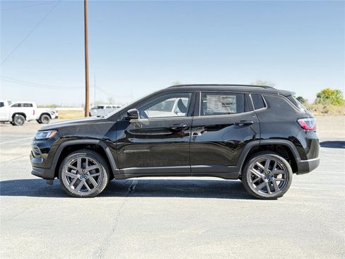 New 2026 Jeep Compass Limited image 8