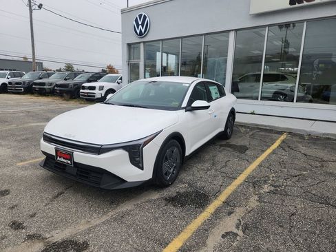 New 2025 Kia K4 LX image 7