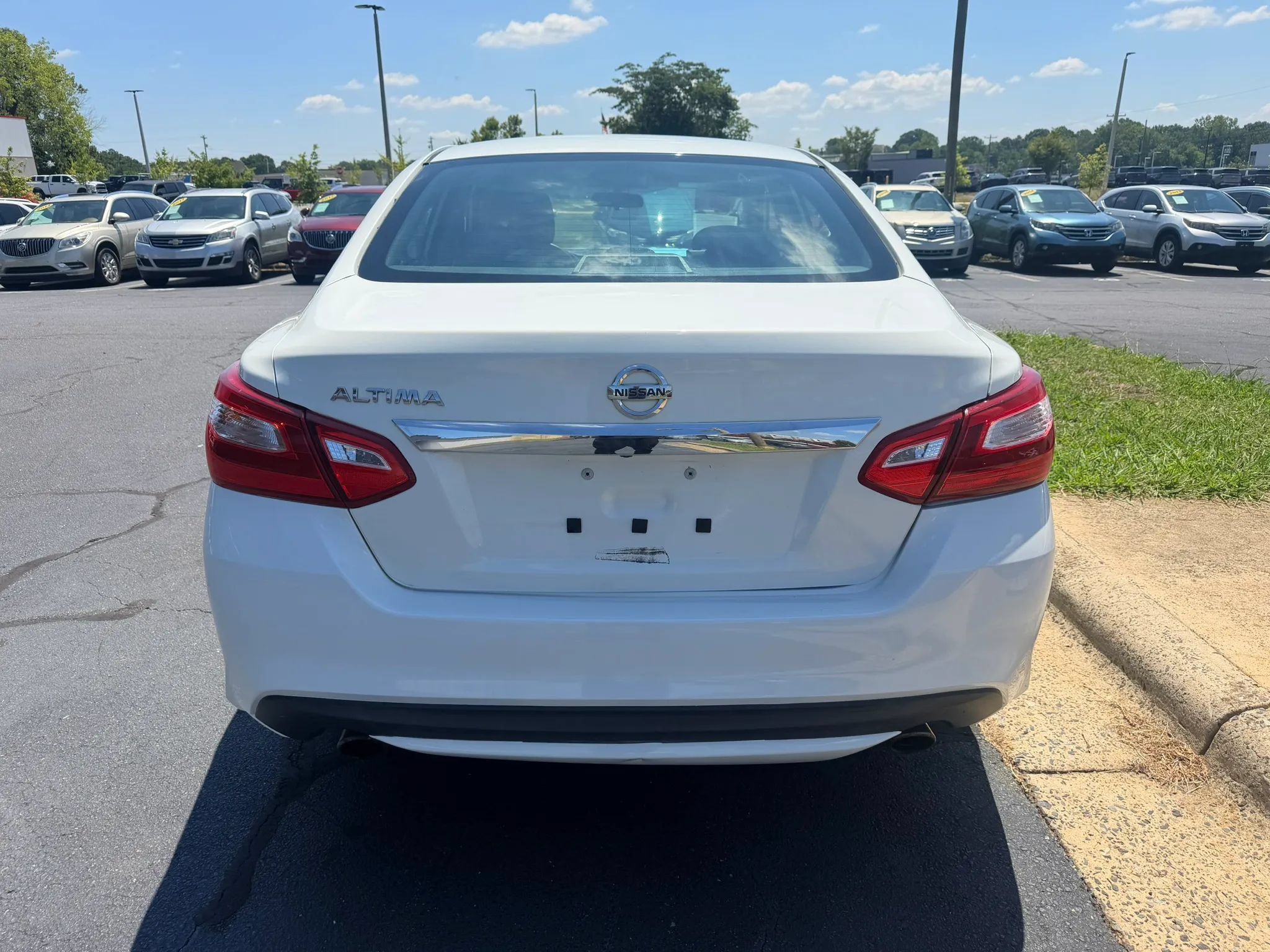 Used 2016 Nissan Altima 2.5 S w/ Power Driver Seat Package FWD image 6