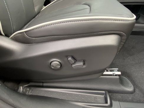 New 2026 Chrysler Pacifica Limited w/ S Appearance Package image 30