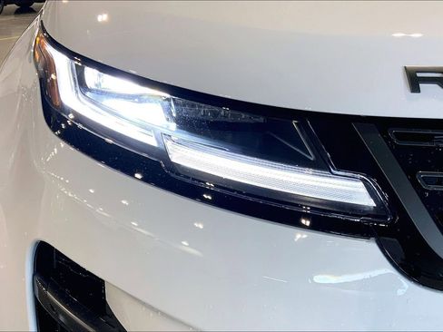New 2026 Land Rover Range Rover Evoque Dynamic SE AWD/4WD image 13