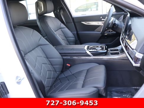 Used 2026 BMW 750e xDrive w/ Luxury Rear Seating Package AWD/4WD image 21