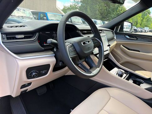 New 2026 Jeep Grand Cherokee Limited AWD/4WD image 14