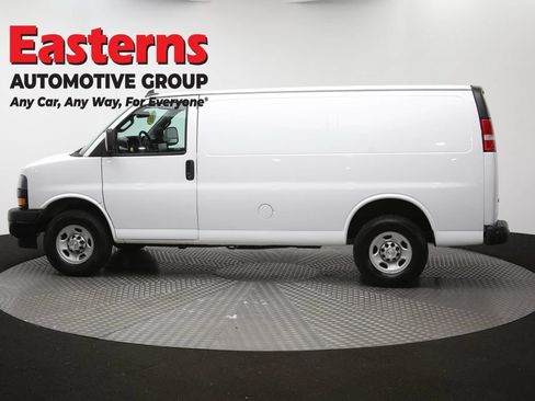 Used 2020 Chevrolet Express 3500 w/ Driver Convenience Package RWD image 58