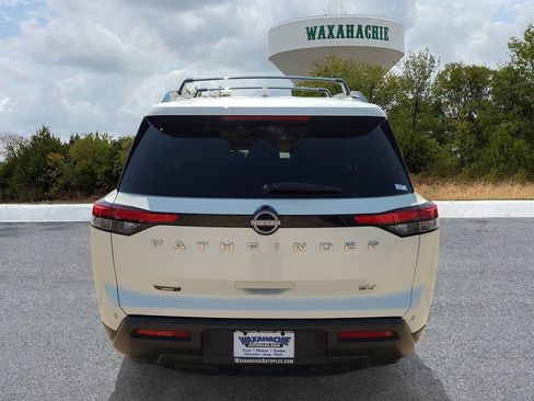 Used 2022 Nissan Pathfinder SV FWD image 4