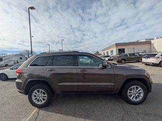 Used 2018 Jeep Grand Cherokee Laredo video 4