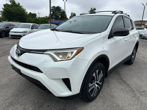 Used 2016 Toyota RAV4 LE w/ Preferred Accessory Package FWD image 28