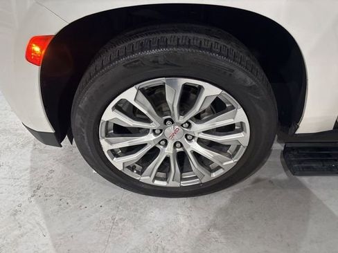 Used 2021 GMC Yukon XL Denali w/ Denali Premium Package AWD/4WD image 43