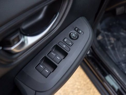 Used 2024 Honda HR-V LX image 18