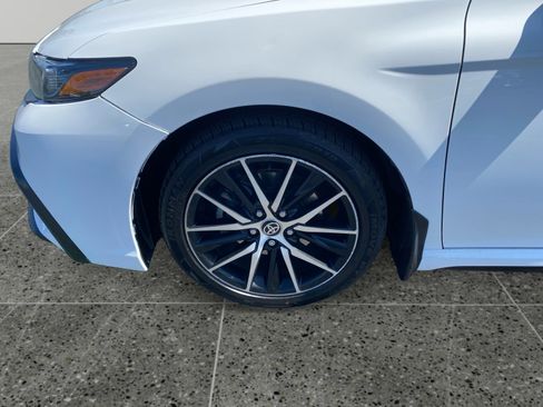Used 2021 Toyota Camry SE FWD image 14